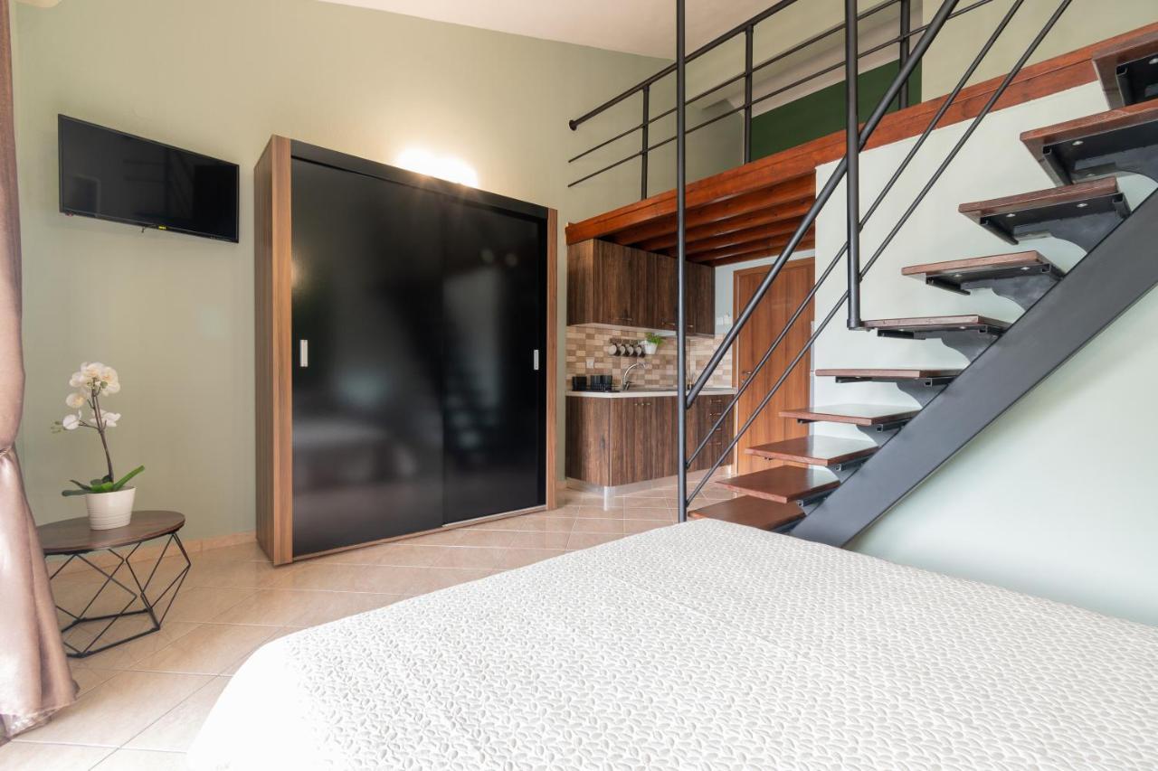 Studios Diogenis Porto Koufo Exteriör bild